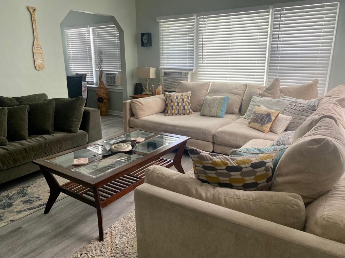 5 Min To Beach Large Living Room Fenced Backyard Deck Grill Firepit Long Driveway For Boat Parking Quick Access 95 Лейк-Уорт Экстерьер фото