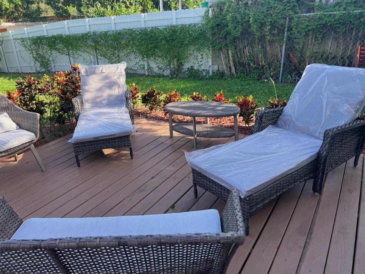 5 Min To Beach Large Living Room Fenced Backyard Deck Grill Firepit Long Driveway For Boat Parking Quick Access 95 Лейк-Уорт Экстерьер фото